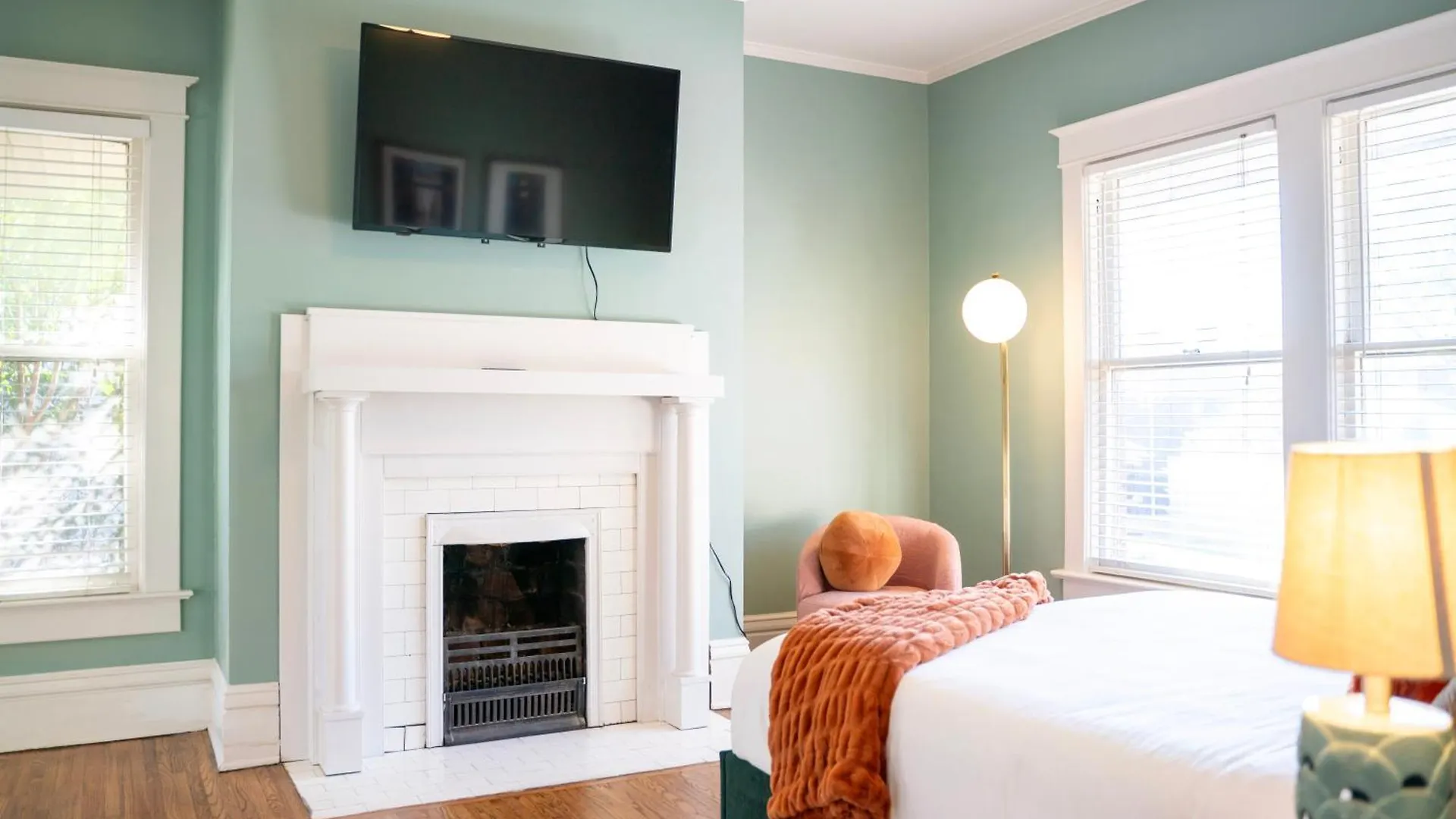 Luxe Midtown Pool Home-Beale St, Graceland-10 Mins Memphis