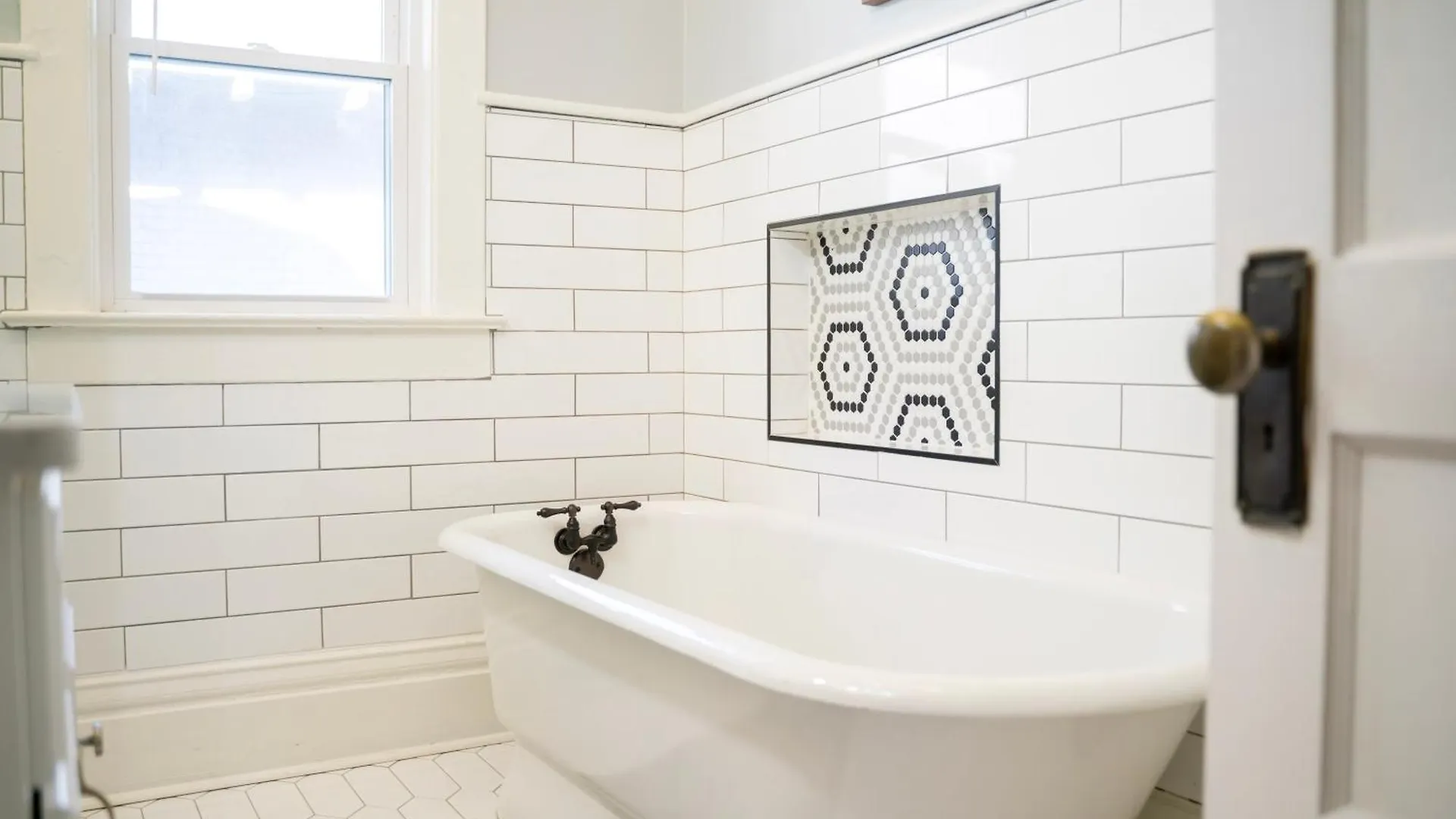 Luxe Midtown Pool Home-Beale St, Graceland-10 Mins Memphis